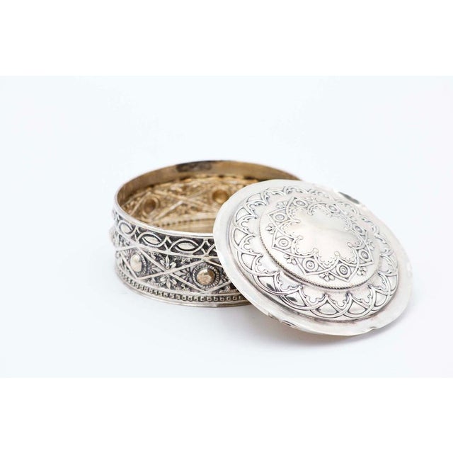 Cylindrical Silver Jewelry Box, in Good conditions.