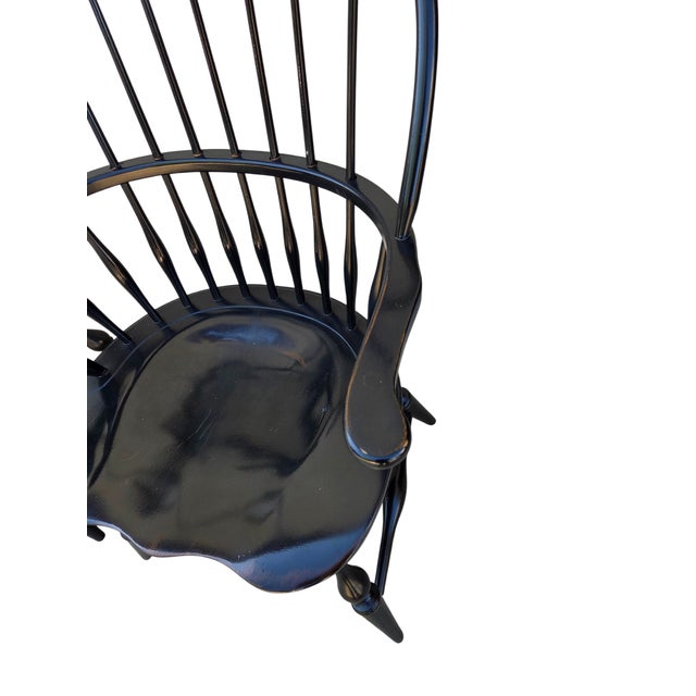 1990s 2 Nichols & Stone Windsor Armchairs Bow Comb Back Saddle Seat Distressed Country For Sale - Image 11 of 16