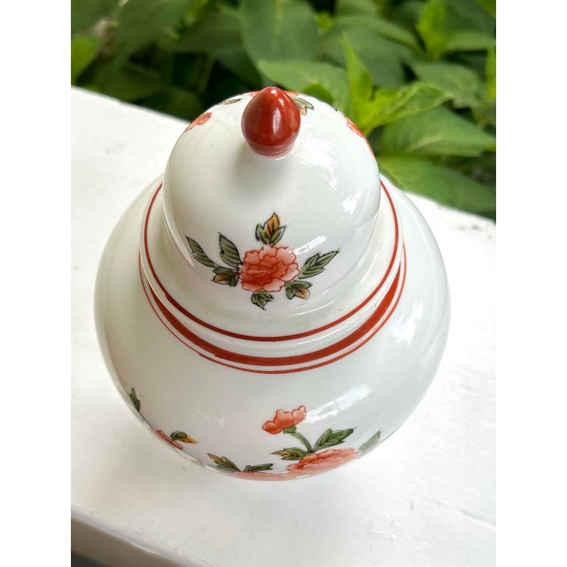 Vintage Chinoiserie Lidded Jar / Urn For Sale - Image 4 of 11