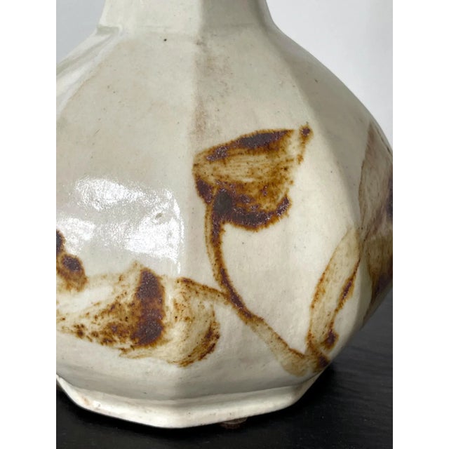 Mid 19th Century Korean Joseon Dynasty Ceramic Faceted Wine Bottle For Sale - Image 4 of 13