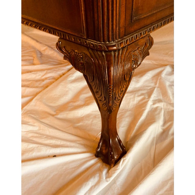 Wood 1990s English Chippendale Style Mahogany Executive Knee Hole Desk Claw Ball Feet Rectangle Seven Seas by Hooker Furniture For Sale - Image 7 of 12