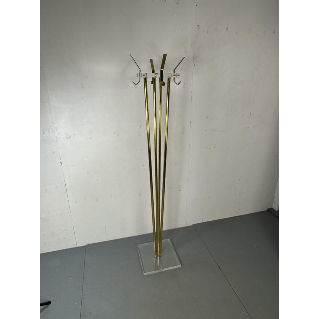 Mid-Century Hollywood Regency Standing Acrylic and Brass Coat Stand, 1970s For Sale - Image 11 of 11
