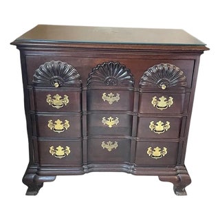 1950s Hickory Mahogany Bracket Feet Chippendale 4 Drawers Bachelor Chest Dresser For Sale