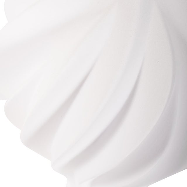 Kenneth Ludwig Chicago Langmuir Swirled Vase- Tall For Sale - Image 4 of 11