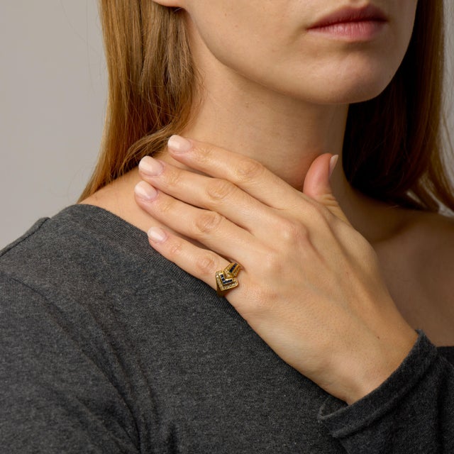 1980s Vintage Sapphire Diamond 18k Yellow Gold Ring, Size 5.25 For Sale - Image 5 of 6