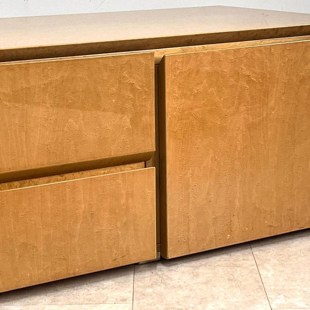 Low Sideboard in Maple Burl by Giovanni Offredi for Saporiti Italia, 1980s For Sale - Image 10 of 16