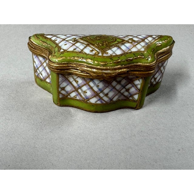 Manufacture de Sevres 1860 French Sevres Neoclassical Green Gold Porcelain Box For Sale - Image 4 of 8