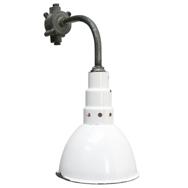 Industrial Vintage Industrial Cast Iron & White Enamel Wall Lights by Benjamin Usa for Benjamin Electric Manufacturing Company For Sale - Image 3 of 6