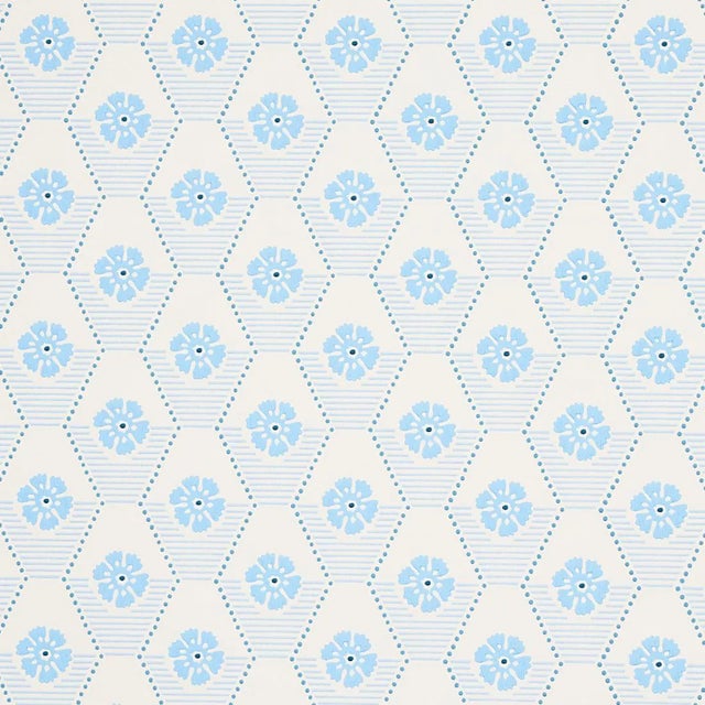 Sample - Schumacher Hive Bloom Wallpaper in Blue For Sale