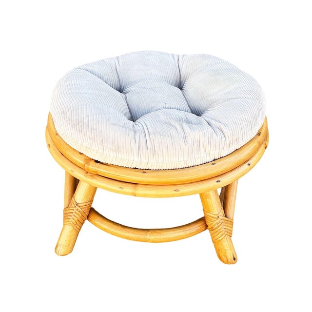 1950s Restored Mid-Century Rattan Round Ottoman W/ Tufted Cushion For Sale - Image 4 of 5