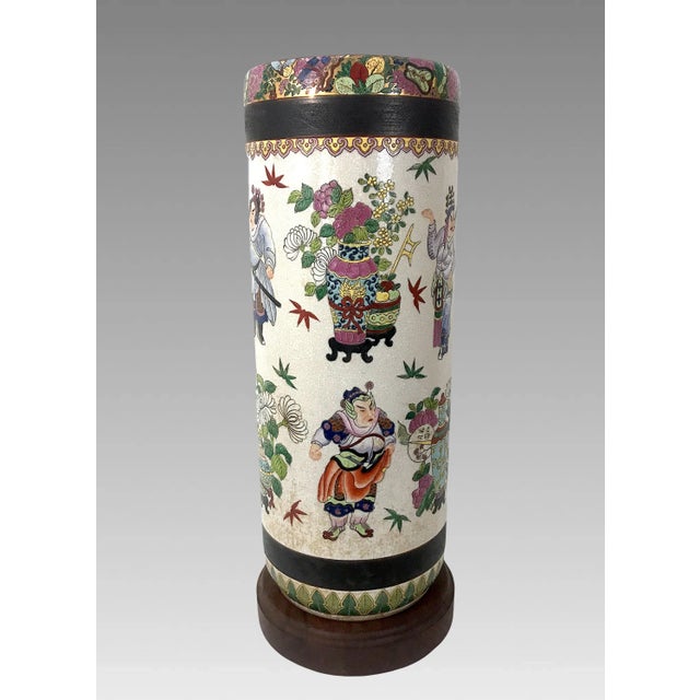 Chinoiserie The Chinese Warriors Umbrella Stand, 1950s, Beige Crackle Ware With Gold / Gilt Work, Signed Chenghua For Sale - Image 3 of 13