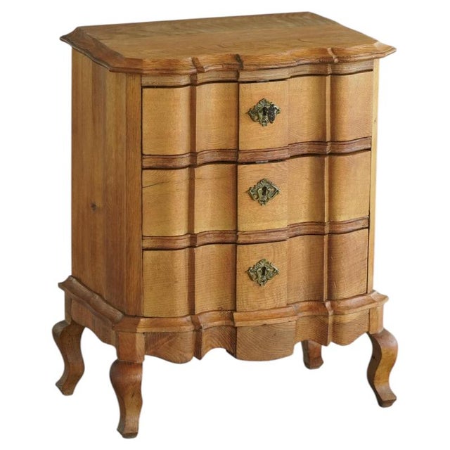 Danish Baroque Revival Three-Drawer Chest in Oak with Brass Hardware, 1940s For Sale - Image 18 of 18