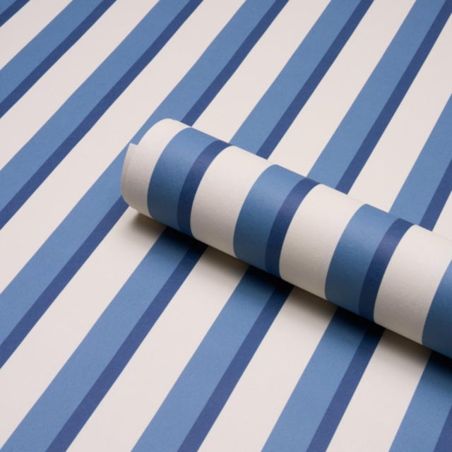 Schumacher Sample - Schumacher Rigsby Stripe Wallcovering In Delft For Sale - Image 4 of 6