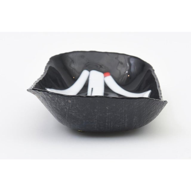 Pop Art Vintage Graphic Pop Art Fused Glass Bowl, 1970's For Sale - Image 3 of 8
