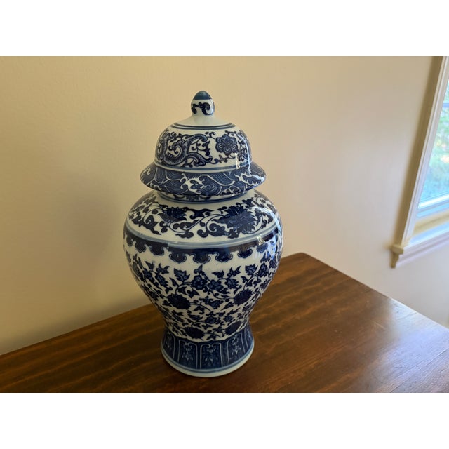 Late 20th Century Chinoiserie Blue and White Porcelain Ginger Jar For Sale - Image 4 of 8