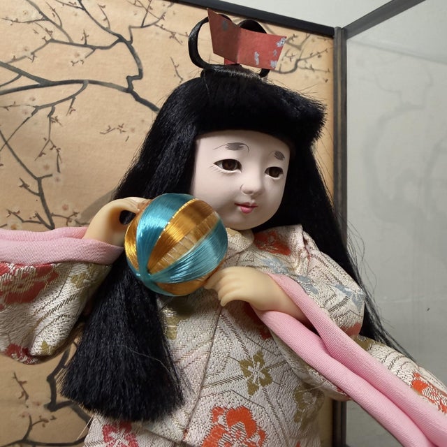 Beige Hina-Ningyō Girl with Temari Ball Doll with Glass Display Case, 1970s For Sale - Image 8 of 12