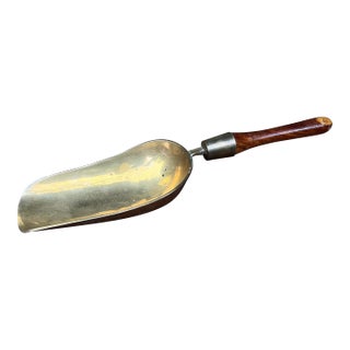 Late 19th Century Standing Victorian Brass and Wooden Scoop For Sale