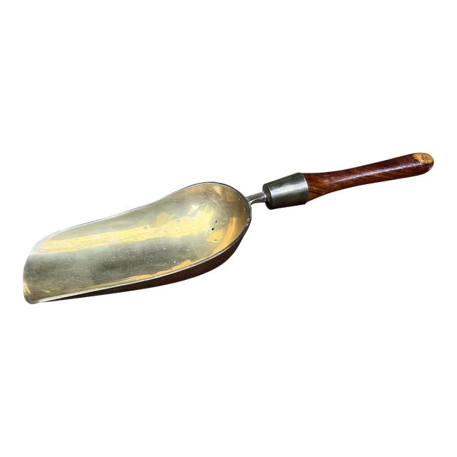 Late 19th Century Standing Victorian Brass and Wooden Scoop For Sale