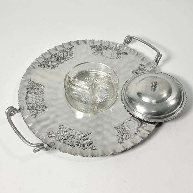 Silver 1950s Vintage Boho Chic Arts & Crafts Hand Wrought Etched Aluminum Round Serving Tray For Sale - Image 8 of 12