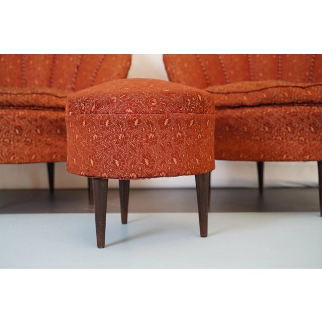 Very good vintage condition. The fabric can have traces of age and use. Height 82 cm, width 84 cm, depth 73 cm. This piece...