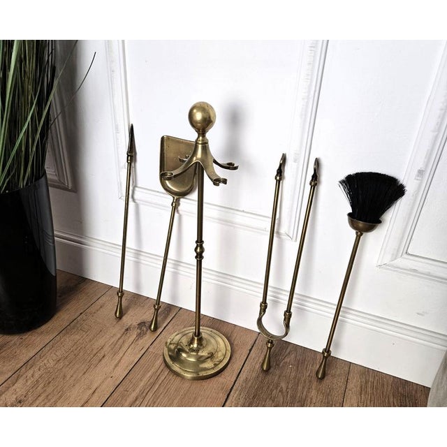 Hollywood Regency Vintage Italian Four-Piece Brass Fireplace Fire Tool Set with Stand, 1980s For Sale - Image 3 of 7