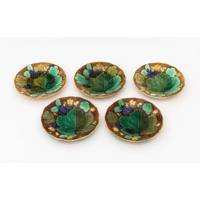 English Majolica Strawberry & Grape Tableware, 16 For Sale - Image 11 of 14