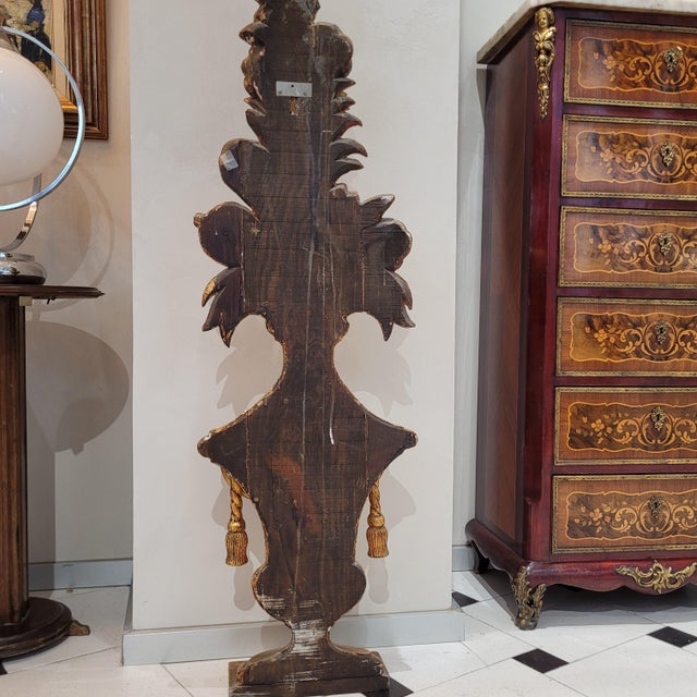 Trim Medici Cup Wall Sconce in Carved and Gilded Wood, Spain, 1950s For Sale - Image 4 of 17