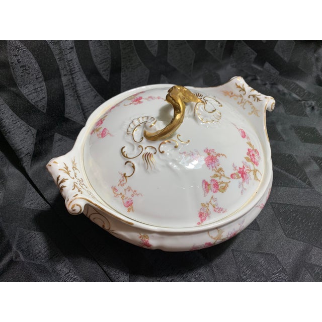 1900 - 1909 Antique French Limoges Pink and Lavender Flowers Round Serving Dish With Lid by Elite Works For Sale - Image 5 of 13