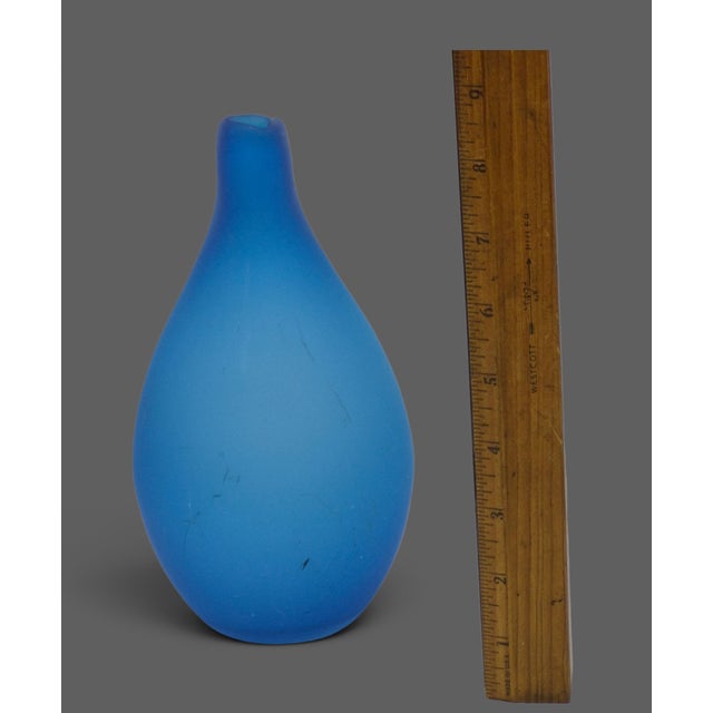 Late 20th Century Vintage Hand-Blown Satin Glass Blue Italian Teardrop Form Bud Vase For Sale - Image 5 of 6