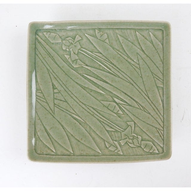 Contemporary Dos Rios Pottery Studio Iris Catch All For Sale - Image 4 of 4