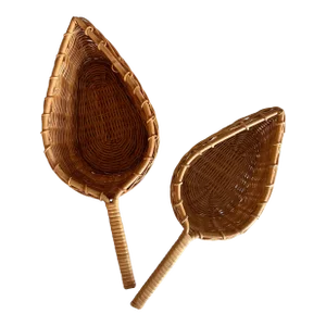 Set of 2 Vintage Wicker Leaf Shaped Nesting Baskets With Handles.