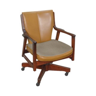 Danish Modern Style Vintage Solid Walnut Swivel Office Desk Chair by Gunlocke For Sale