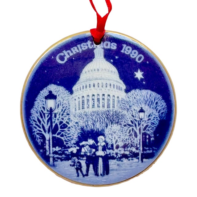 Vintage Bing & Grøndahl Ornament "The Capitol" From the Limited Edition "Christmas in America" 1990, -, Blue and White Porcelain For Sale