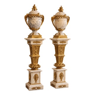 Luxury French-Style Vase & Pedestal Set – White Marble, Gilded Bronze & Gold Leaf Details For Sale