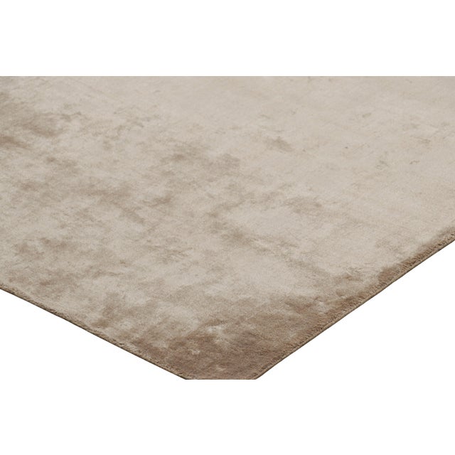 Rug & Kilim’s Oversized Contemporary Textural Solid Rug in Beige Tones For Sale In New York - Image 6 of 7