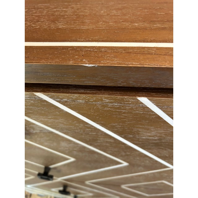 Brown Cerused Wood and Inlaid Geometric Pattern Chest of Drawers For Sale - Image 8 of 13