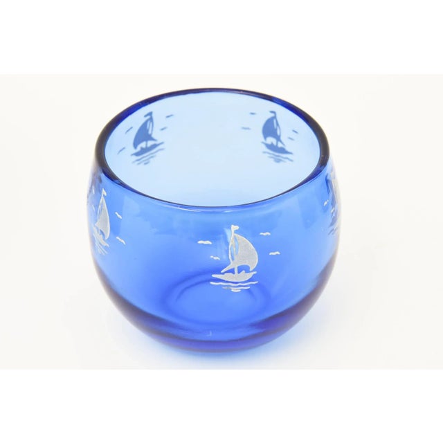Vintage Light Royal Blue Glass Ice Bucket With Sailboat and Six Round Small Cordial Glasses For Sale - Image 10 of 11