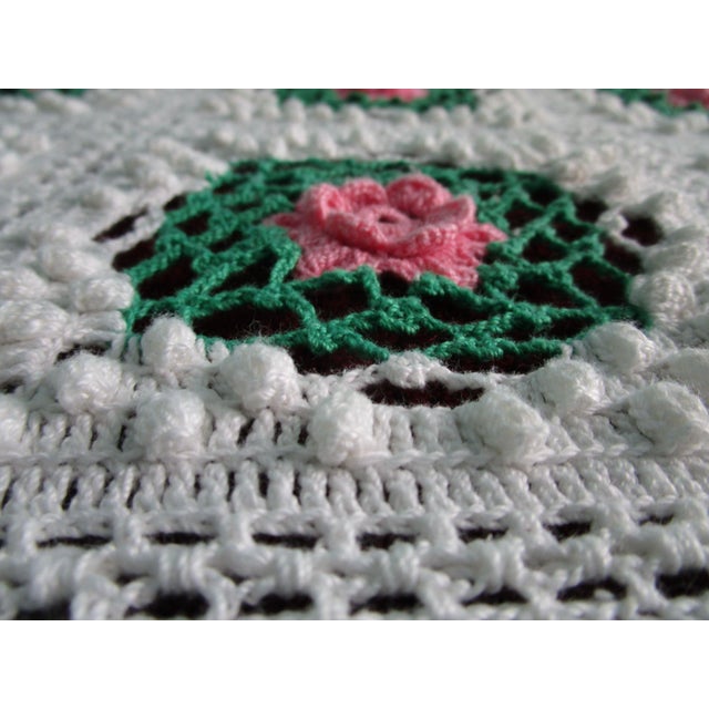 1970s Handmade Crochet Bedspread Rose Splendor or Rose Pineapple Granny Square With Fringe White Green Pink For Sale - Image 9 of 12