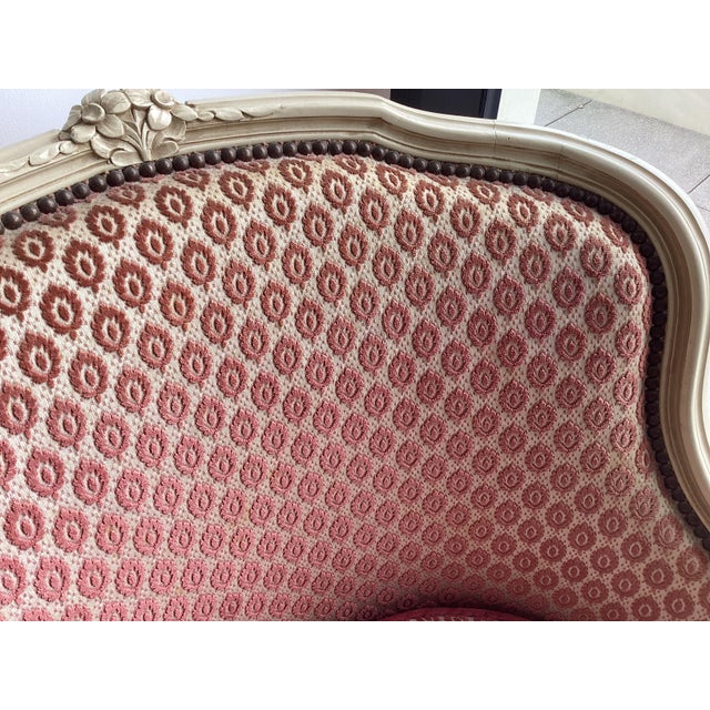 1950s Stunning French Painted Bergères W/Raspberry Velvet Upholstery For Sale - Image 5 of 12