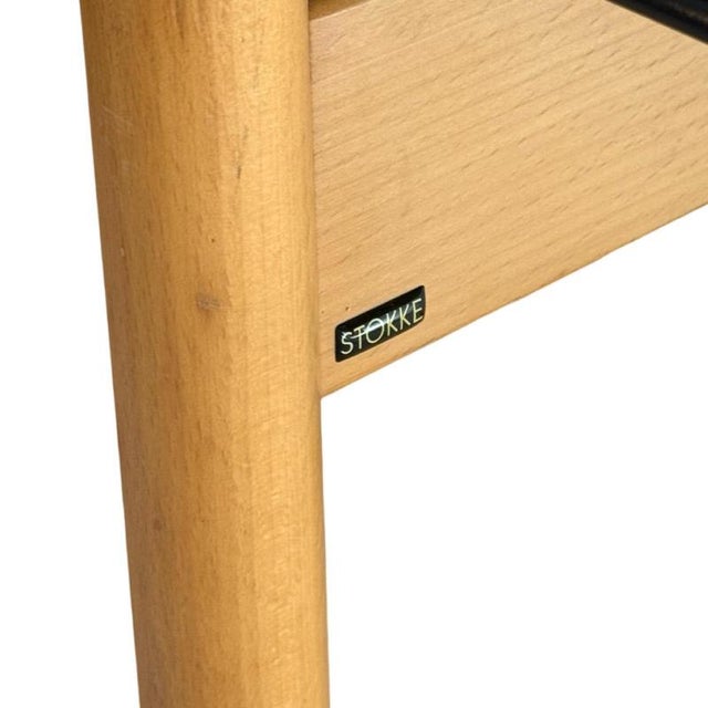 Ergonomically Shaped Flysit Rocking Chair in Black Leather Upholstery with Wooden Frame by Peter Opsvik for Stokke For Sale - Image 5 of 9