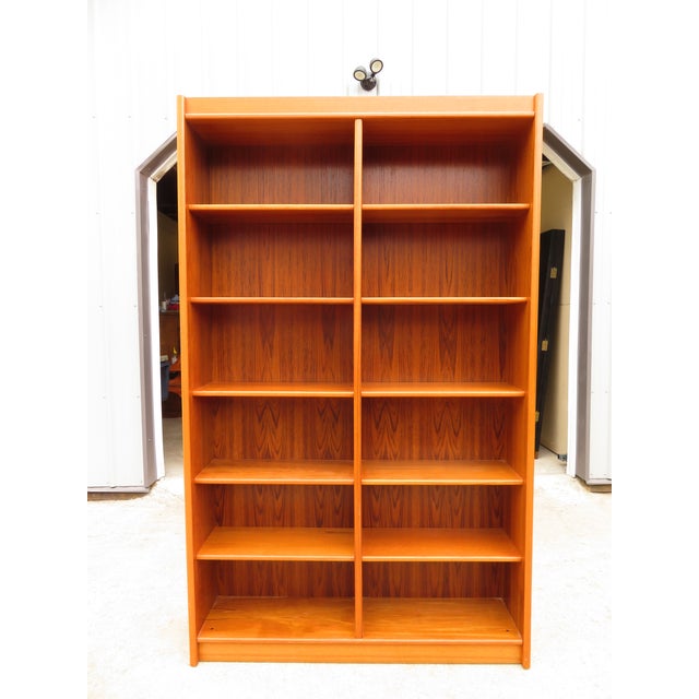 Vintage Danish Modern Teak Double Bookcase Bookshelf Mid Century Hundeved Style Display Shelf For Sale - Image 9 of 16