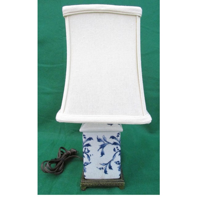 1990s Vintage Ralph Lauren Style Blue & White Table Lamp For Sale - Image 5 of 5