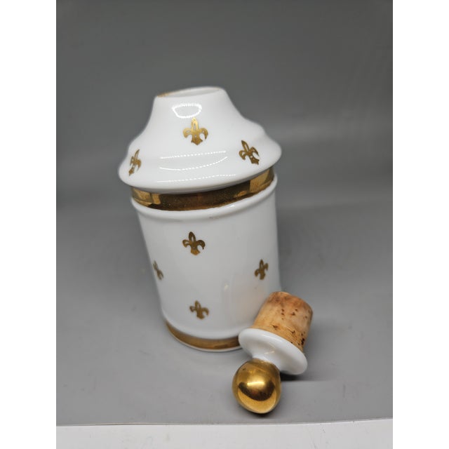 Vintage Fleur-De-Lis Porcelain Apothecary Corked Bottle For Sale - Image 4 of 4