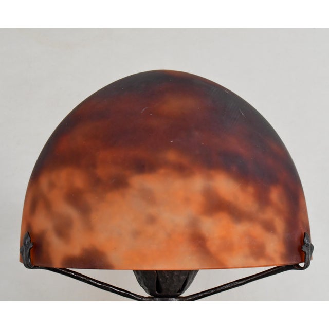 1920s 1920s French Art Deco Daum Table Lamp - Burned Orange Mottled Glass & Wrought Iron For Sale - Image 5 of 11