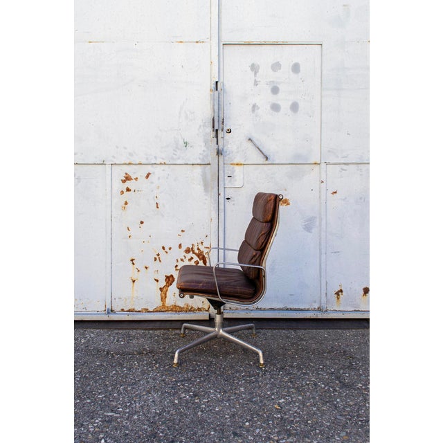 Soft Pad EA 219 Chair by Charles & Ray Eames for Herman Miller, 1963 For Sale - Image 3 of 10