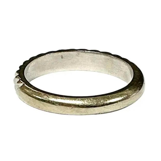 Modern 14k White Gold Textured Band Ring For Sale - Image 3 of 5