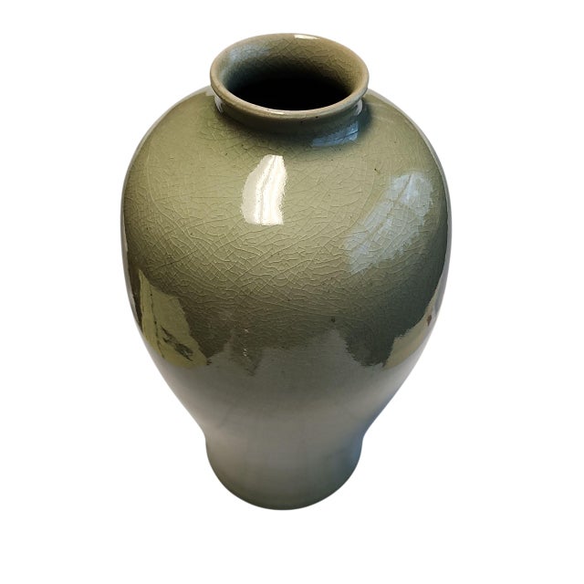 Excellent condition tall Thai celadon vase in Meiping style, from Mengrai Kilns, Chiang Mai. Lovely crackle glaze,...