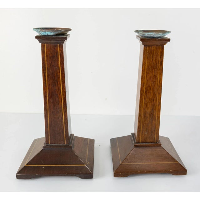 We are selling this nice pair of decorative candlesticks. These candlesticks have simple form in a Georgian style with...