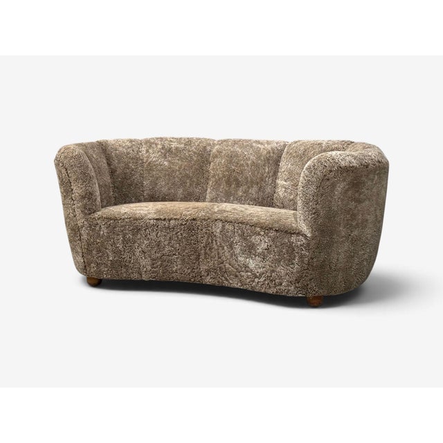 Danish Cabinetmaker, Banana Sofa, Sahara Sheepskin, Beechwood, Denmark, 1940s For Sale - Image 4 of 10