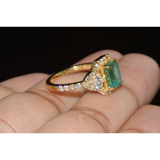 Late 20th Century Certified Natural 2.82cts Emerald Diamond Solid 18k Yellow Gold Halo Ring, Size 6.5 For Sale - Image 9 of 13